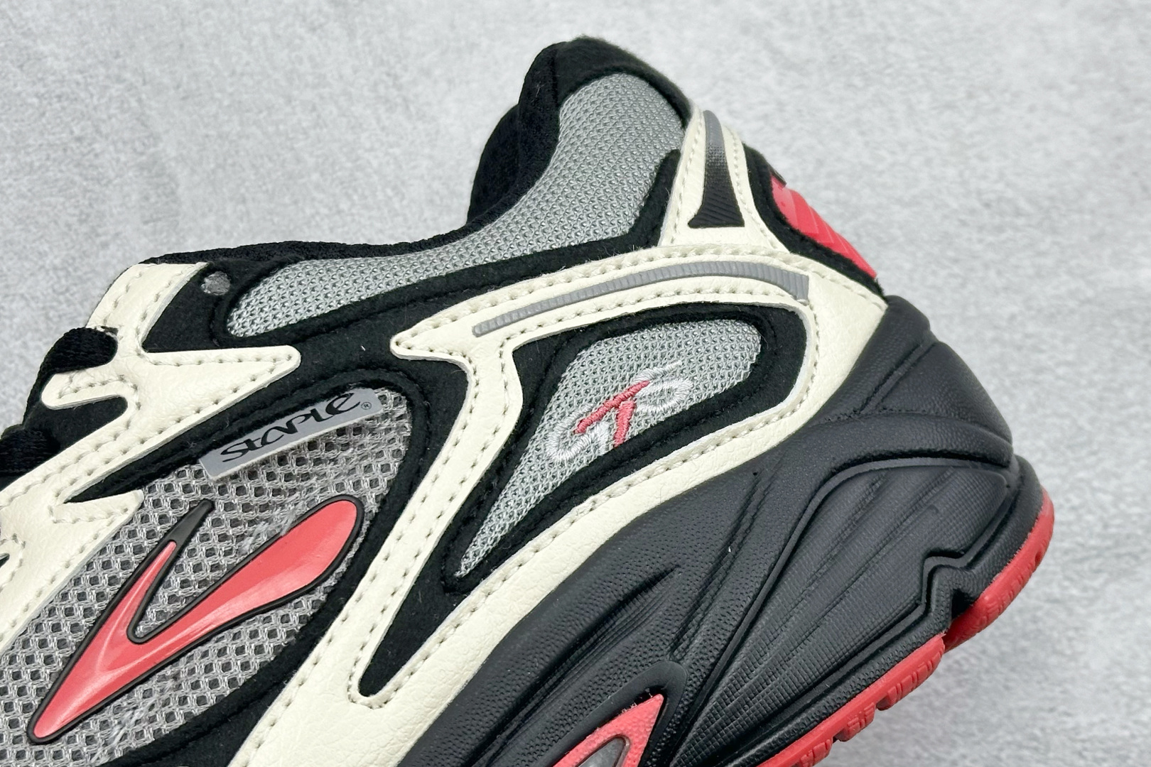 200 Brooks 布鲁克斯 Staple x Adrenaline GTS 4 超弹轻盈跑步鞋 低帮透气缓震支撑休闲运动慢跑鞋 110508-1D-042-Chinese UA Cheap High Quatity Brand Clothes Bags handbags Sneakers wholesale wholesaler seller from China Factory suppliers Fashion Clothing Shoes best Quality Beautiful Price 200 Brooks 布鲁克斯 Staple x Adrenaline GTS 4 超弹轻盈跑步鞋 低帮透气缓震支撑休闲运动慢跑鞋 110508-1D-042