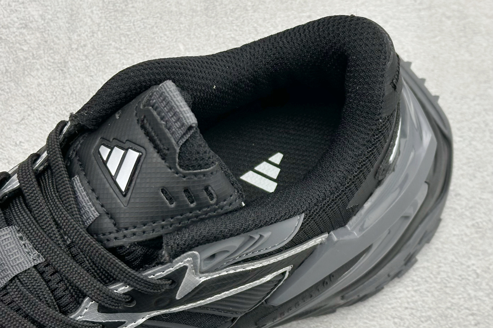 Adidas XLG STORM EDGE 舒适百搭减震耐磨透气老爹鞋 JQ1666