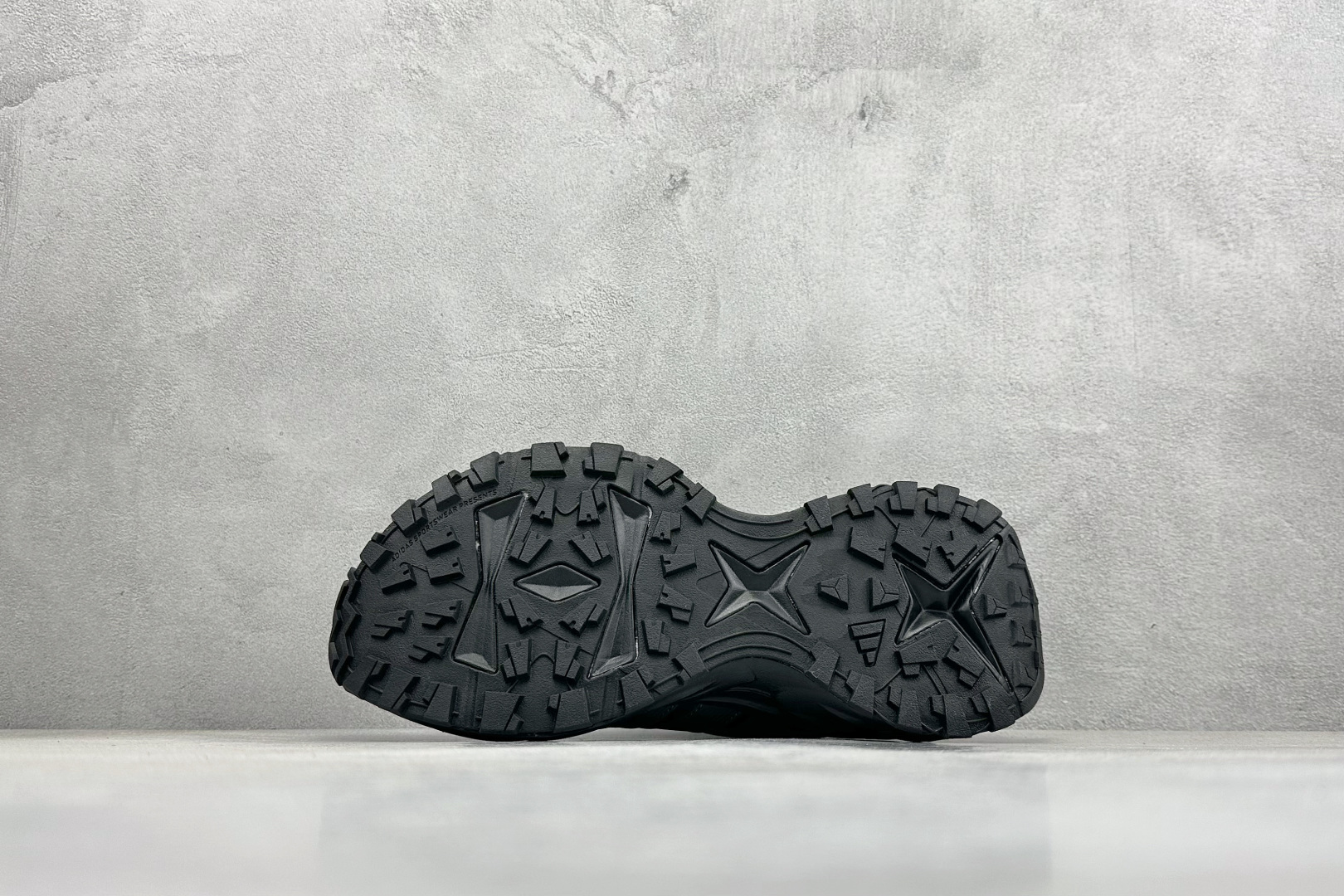 Adidas XLG STORM EDGE 舒适百搭减震耐磨透气老爹鞋 KK1001