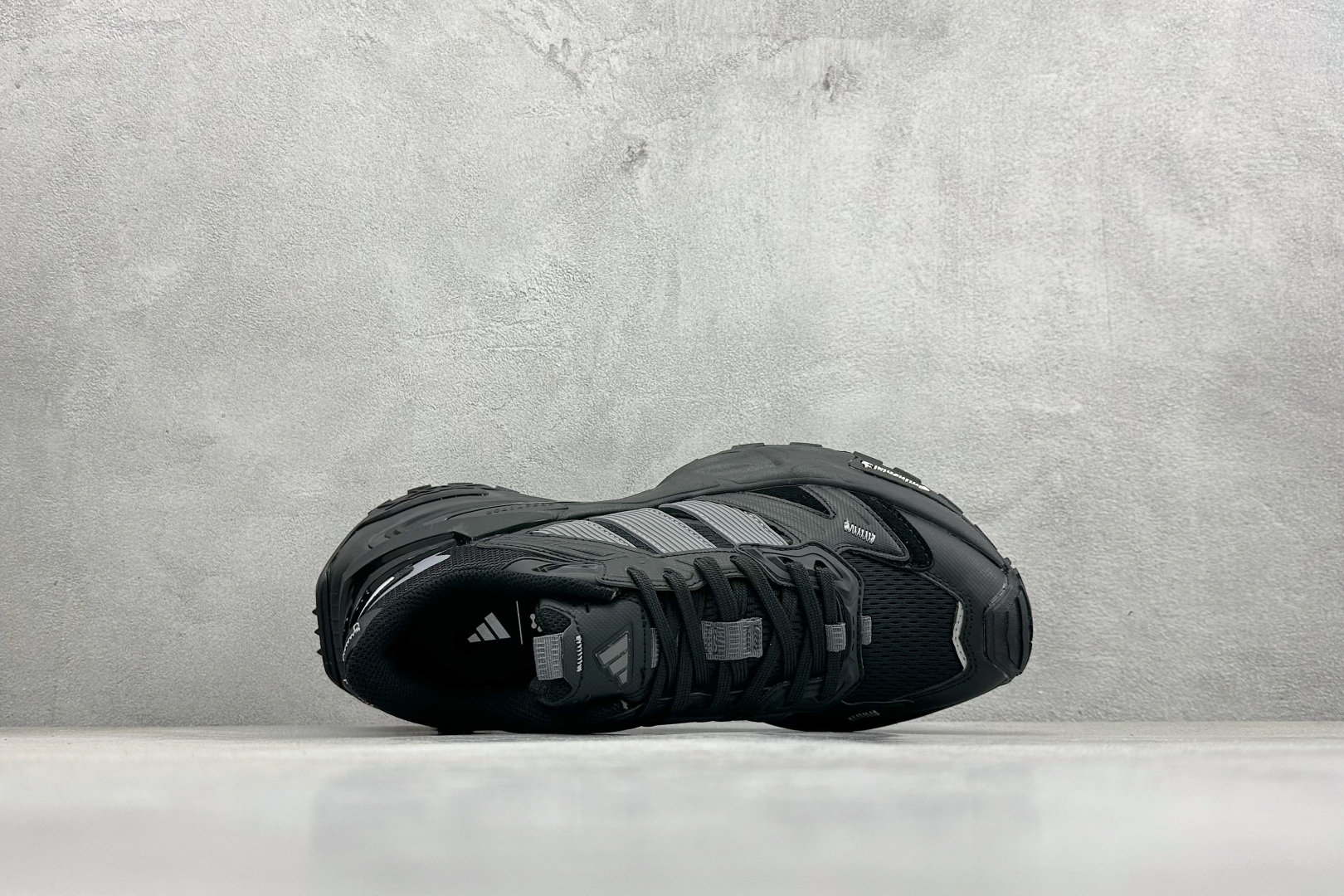 Adidas XLG STORM EDGE 舒适百搭减震耐磨透气老爹鞋 KK1001