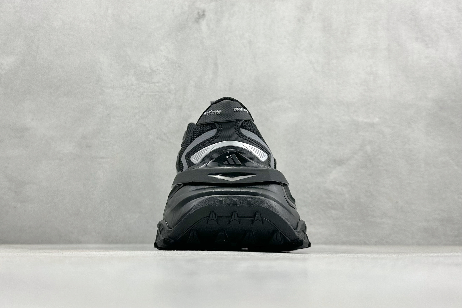 Adidas XLG STORM EDGE 舒适百搭减震耐磨透气老爹鞋 KK1001