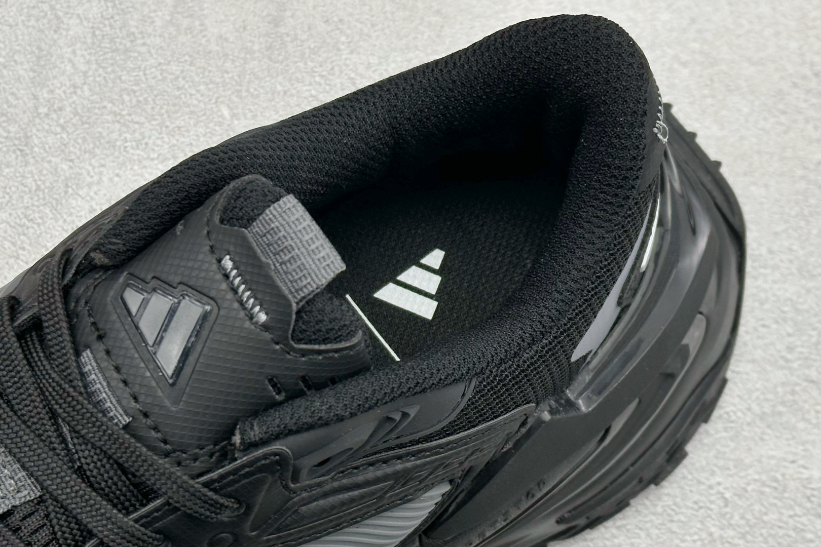 Adidas XLG STORM EDGE 舒适百搭减震耐磨透气老爹鞋 KK1001