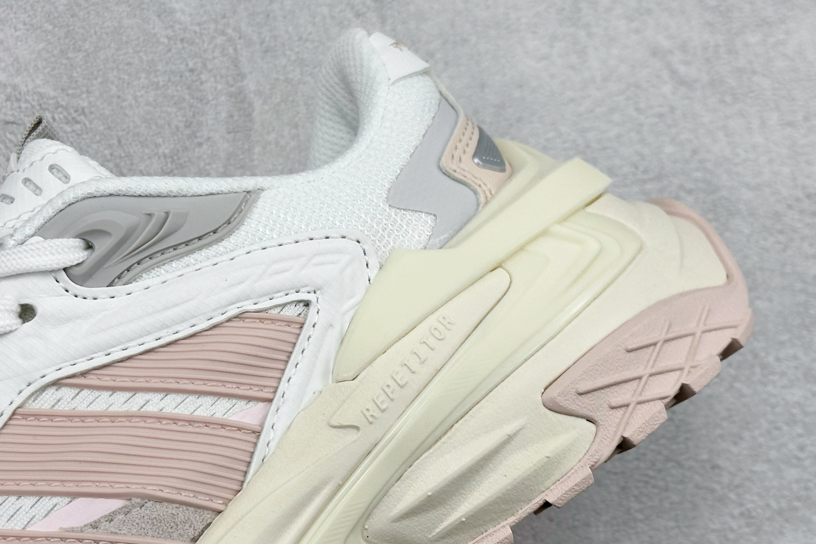 Adidas XLG STORM EDGE 舒适百搭减震耐磨透气老爹鞋 JQ4085