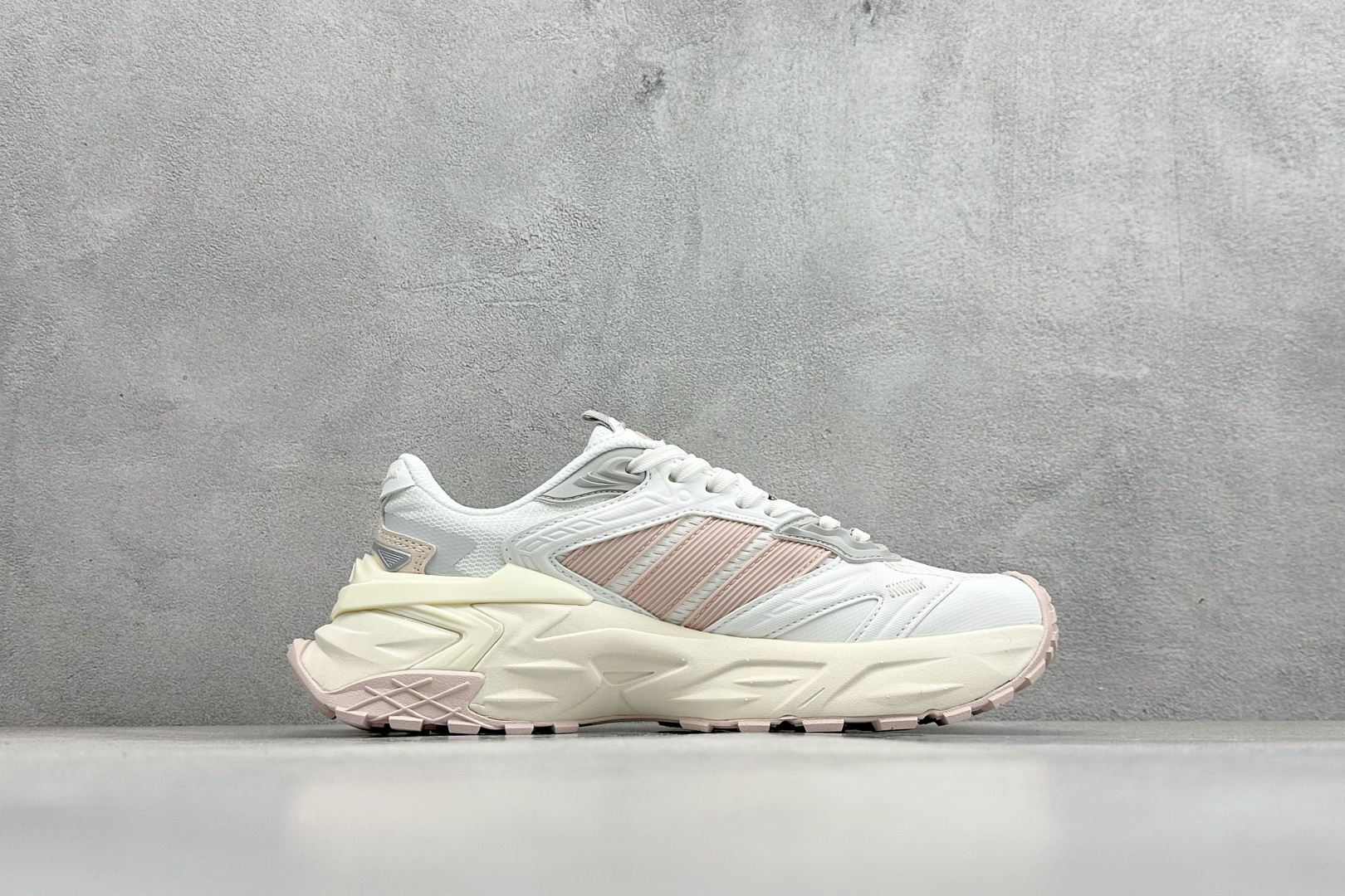 Adidas XLG STORM EDGE 舒适百搭减震耐磨透气老爹鞋 JQ4085