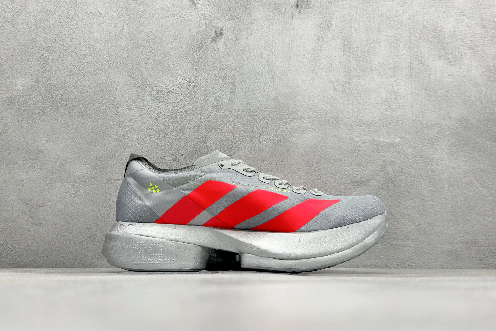 Adidas Adizero Adios 4 M 阿迪透气轻盈低帮跑步鞋 JR6372