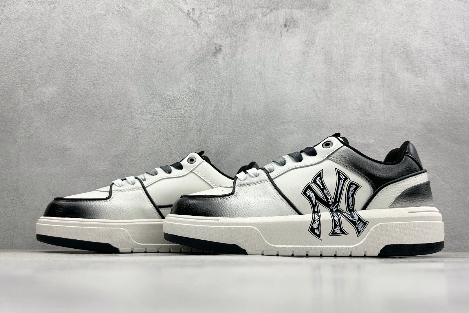 MLB NY 印花网红老爹鞋 定制涂鸦恶作剧内增高6cm 原厂原档案数据开发 进口纳米材质 原厂全套手提