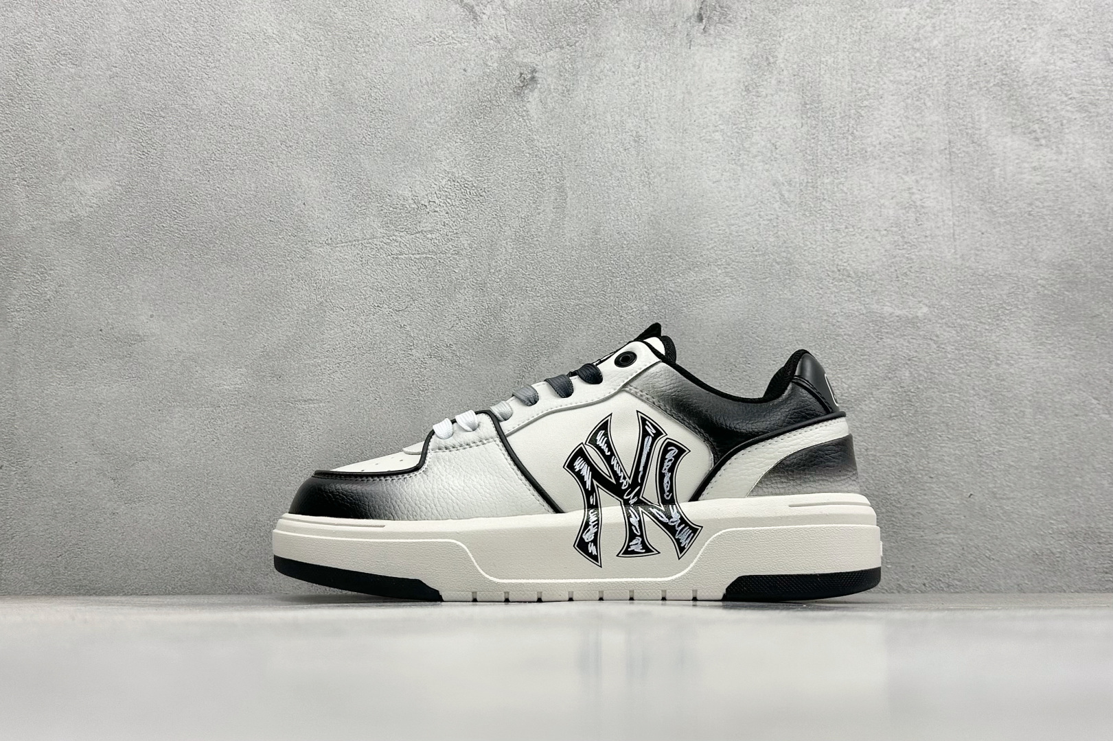 MLB NY 印花网红老爹鞋 定制涂鸦恶作剧内增高6cm 原厂原档案数据开发 进口纳米材质 原厂全套手提