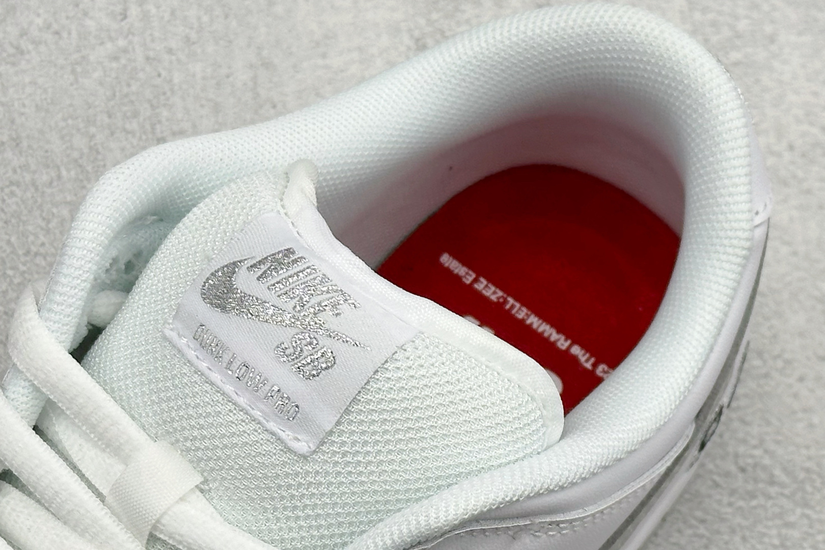 Supreme x 94Nike Dunk SB Dunk Low 低帮休闲滑板鞋 HQ8487-100