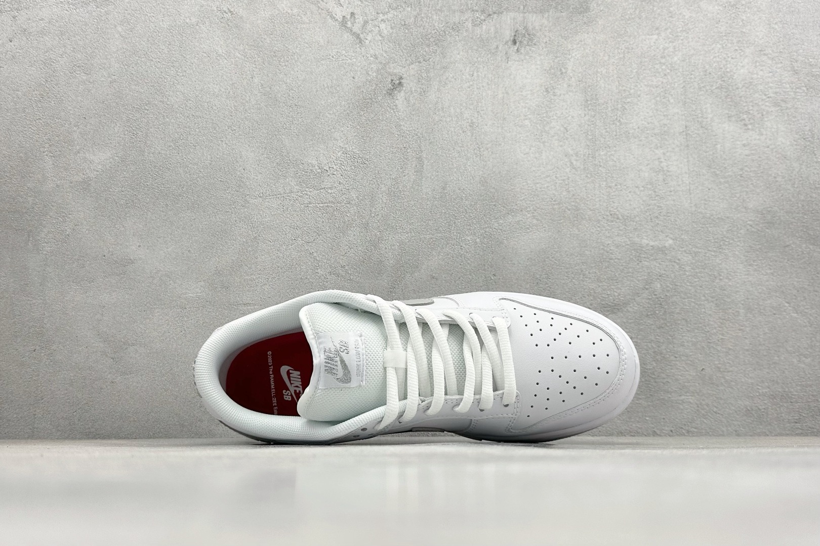 Supreme x 94Nike Dunk SB Dunk Low 低帮休闲滑板鞋 HQ8487-100