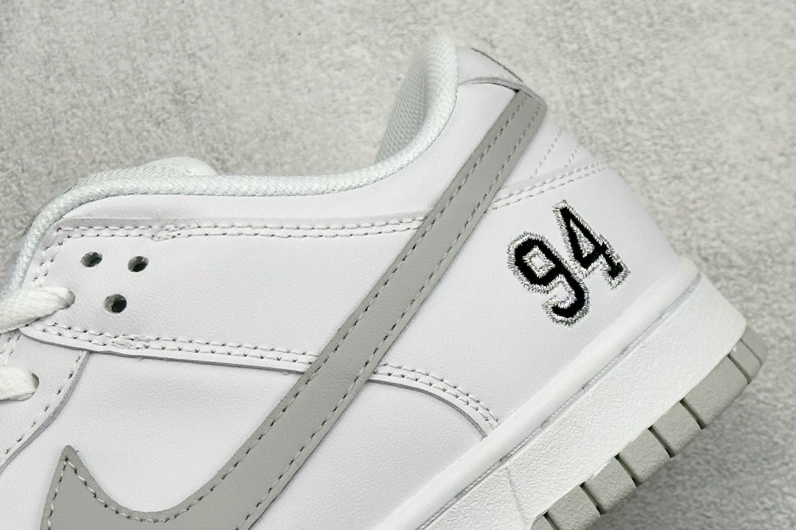 Supreme x 94Nike Dunk SB Dunk Low 低帮休闲滑板鞋 HQ8487-100