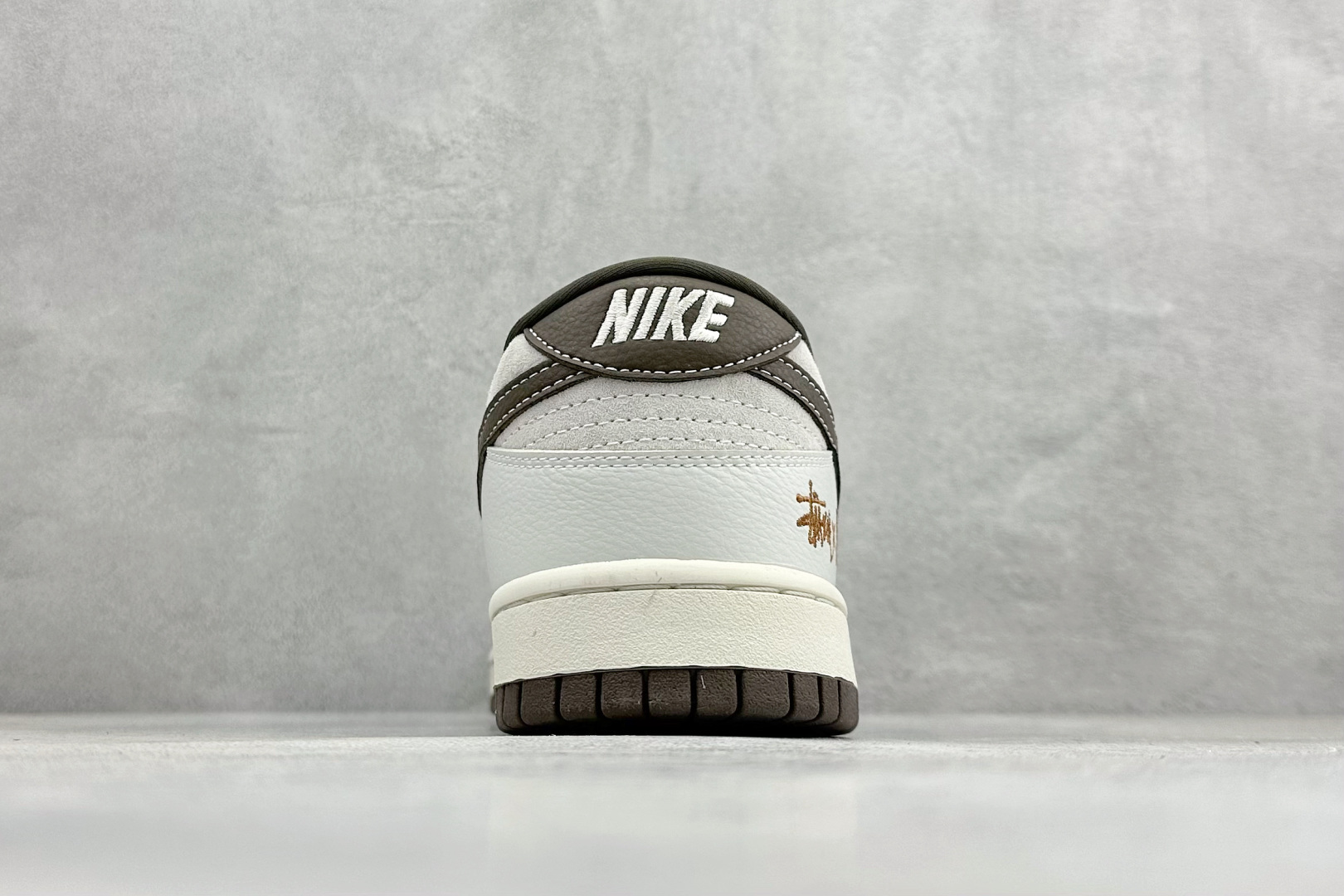 SC版Nike SB Dunk 三方联名 奶白灰 高端定制 低帮休闲板鞋 SG6688-003