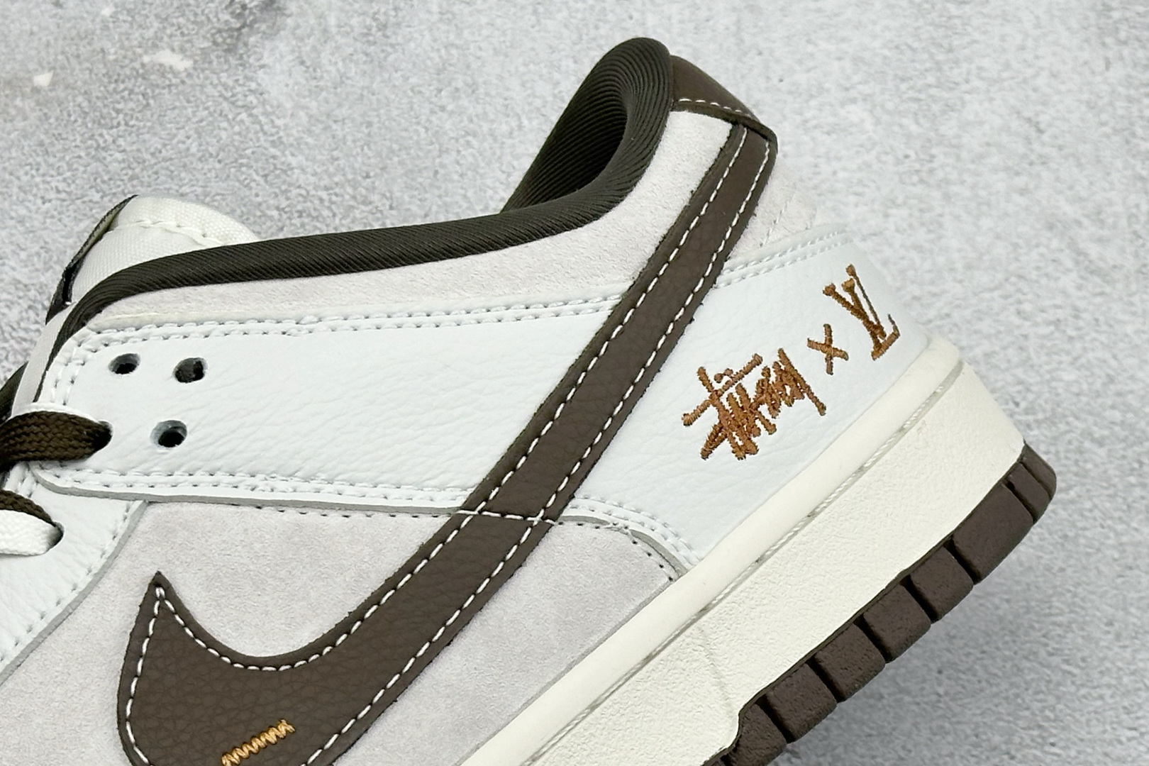 SC版Nike SB Dunk 三方联名 奶白灰 高端定制 低帮休闲板鞋 SG6688-003