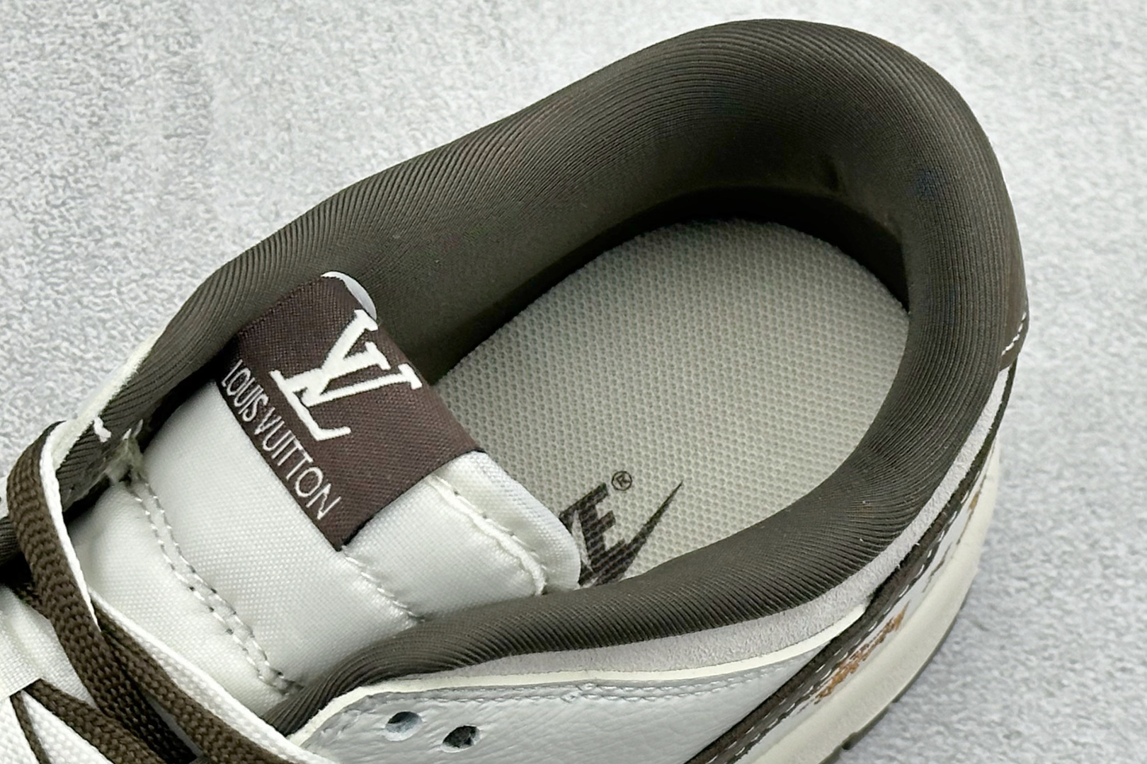 SC版Nike SB Dunk 三方联名 奶白灰 高端定制 低帮休闲板鞋 SG6688-003