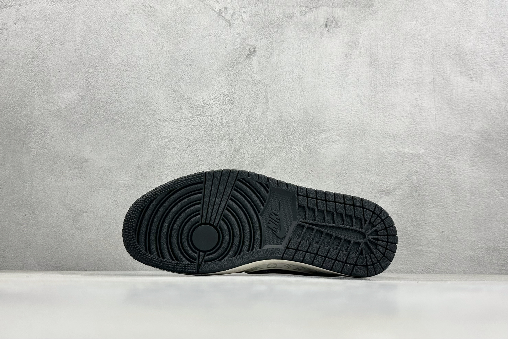 XC版Travis Scott x Fragment Design x Air Jordan 1 Low SP AJ1 乔1 LV联名 黑勾红标 低帮文化休闲板鞋 CX5050-Y30