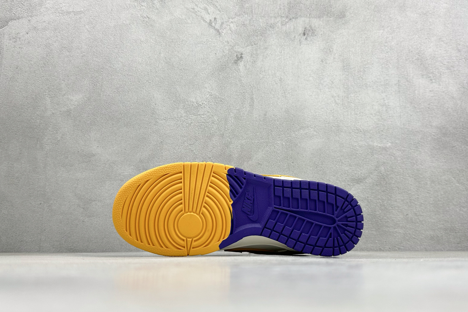 XC版Nike SB Dunk Low NBA联名 紫金湖人 周年高端定制 低帮休闲板鞋 CS1688-107