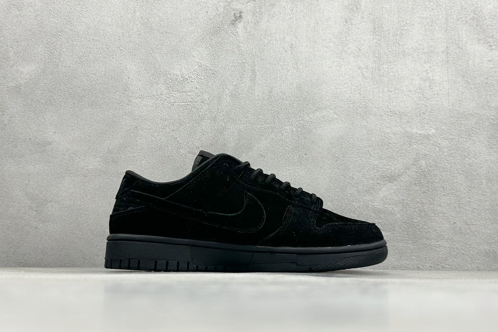 280 放店私 Nike SB Dunk Low “Superme联名------黑色猪八” 高端定制 低帮休闲板鞋 SD8888-004