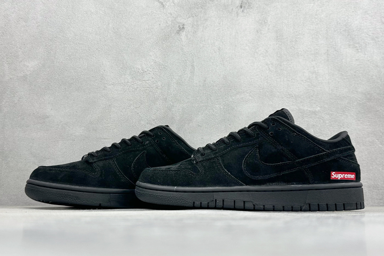 280 放店私 Nike SB Dunk Low “Superme联名------黑色猪八” 高端定制 低帮休闲板鞋 SD8888-004