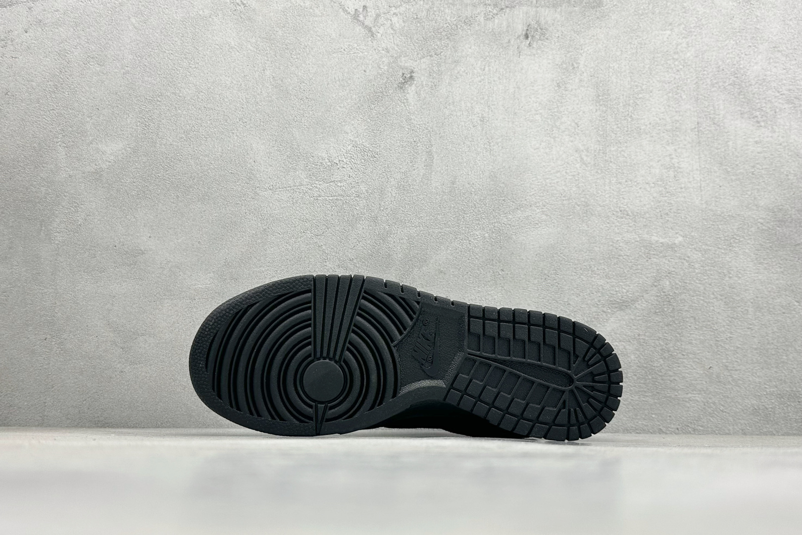 280 放店私 Nike SB Dunk Low “Superme联名------黑色猪八” 高端定制 低帮休闲板鞋 SD8888-004