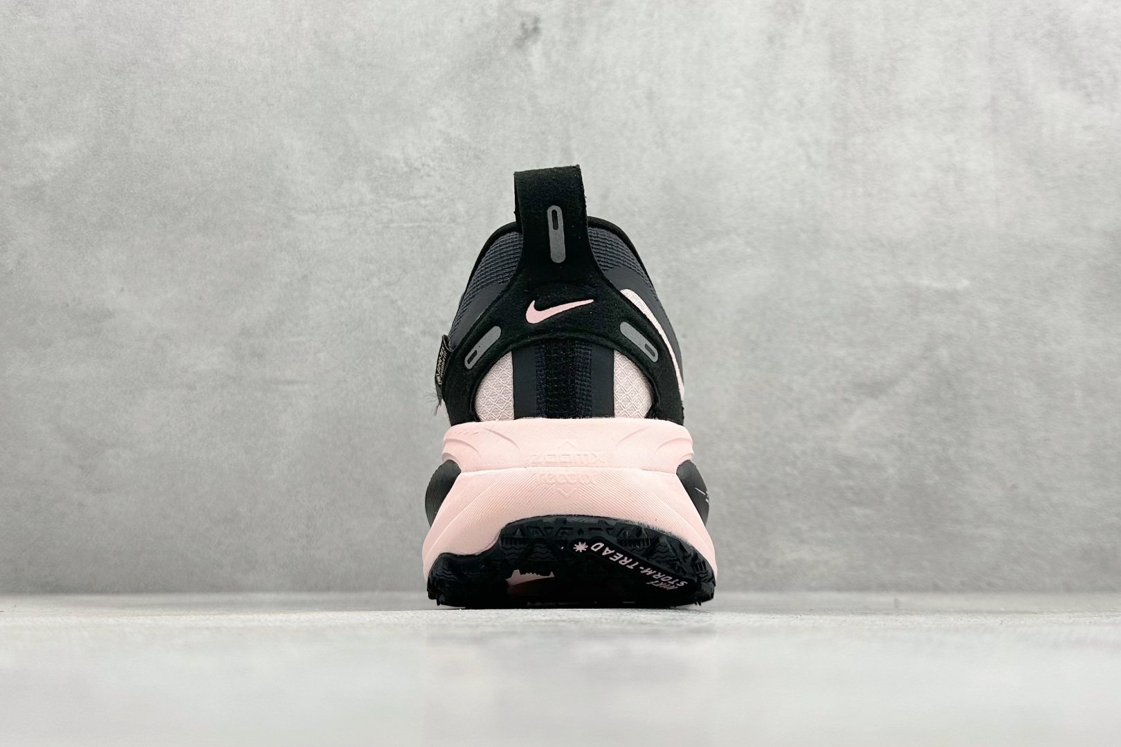 180 FS版Nike Air Zoom Vomero 18 GTX 缓震休闲跑鞋 HQ7002-003