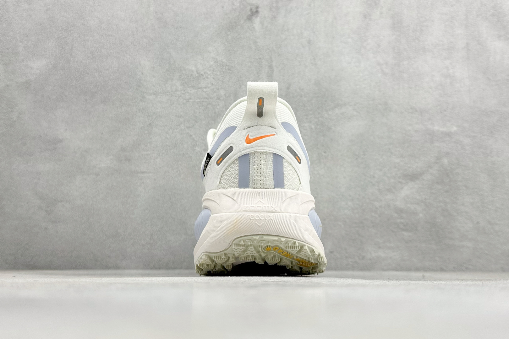 180 FS版Nike Air Zoom Vomero 18 GTX 缓震休闲跑鞋 HQ7001-100