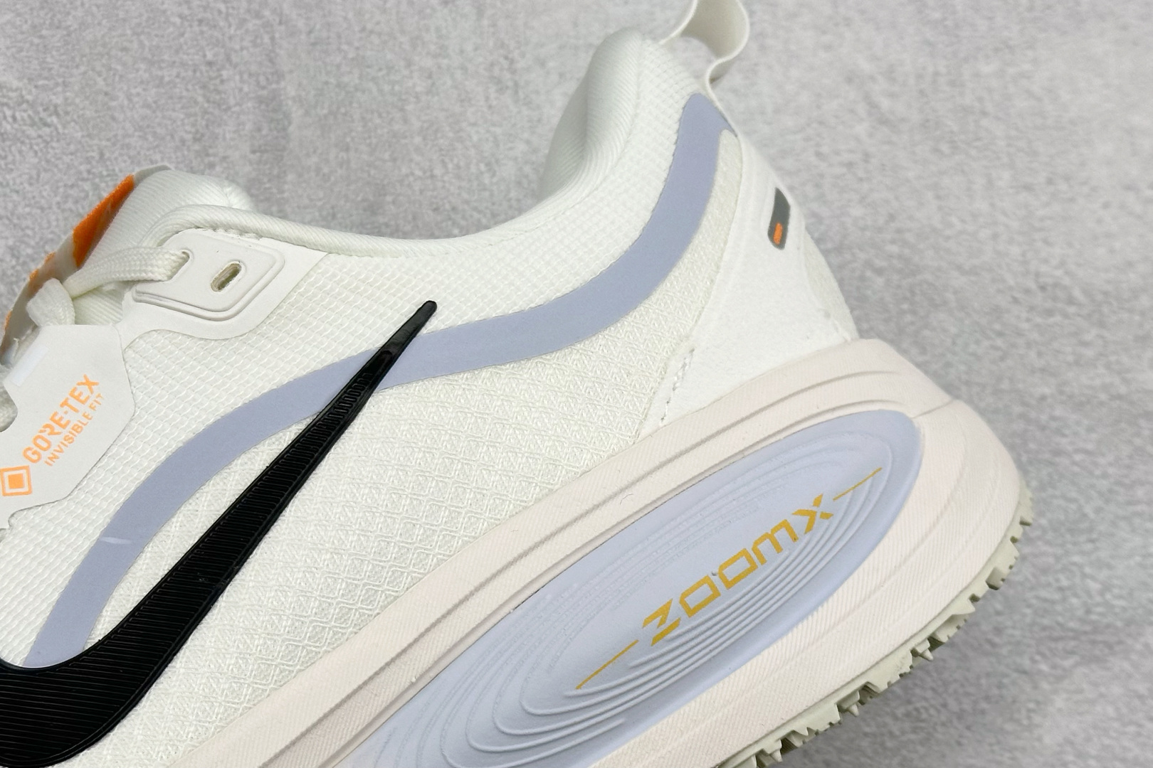 180 FS版Nike Air Zoom Vomero 18 GTX 缓震休闲跑鞋 HQ7001-100