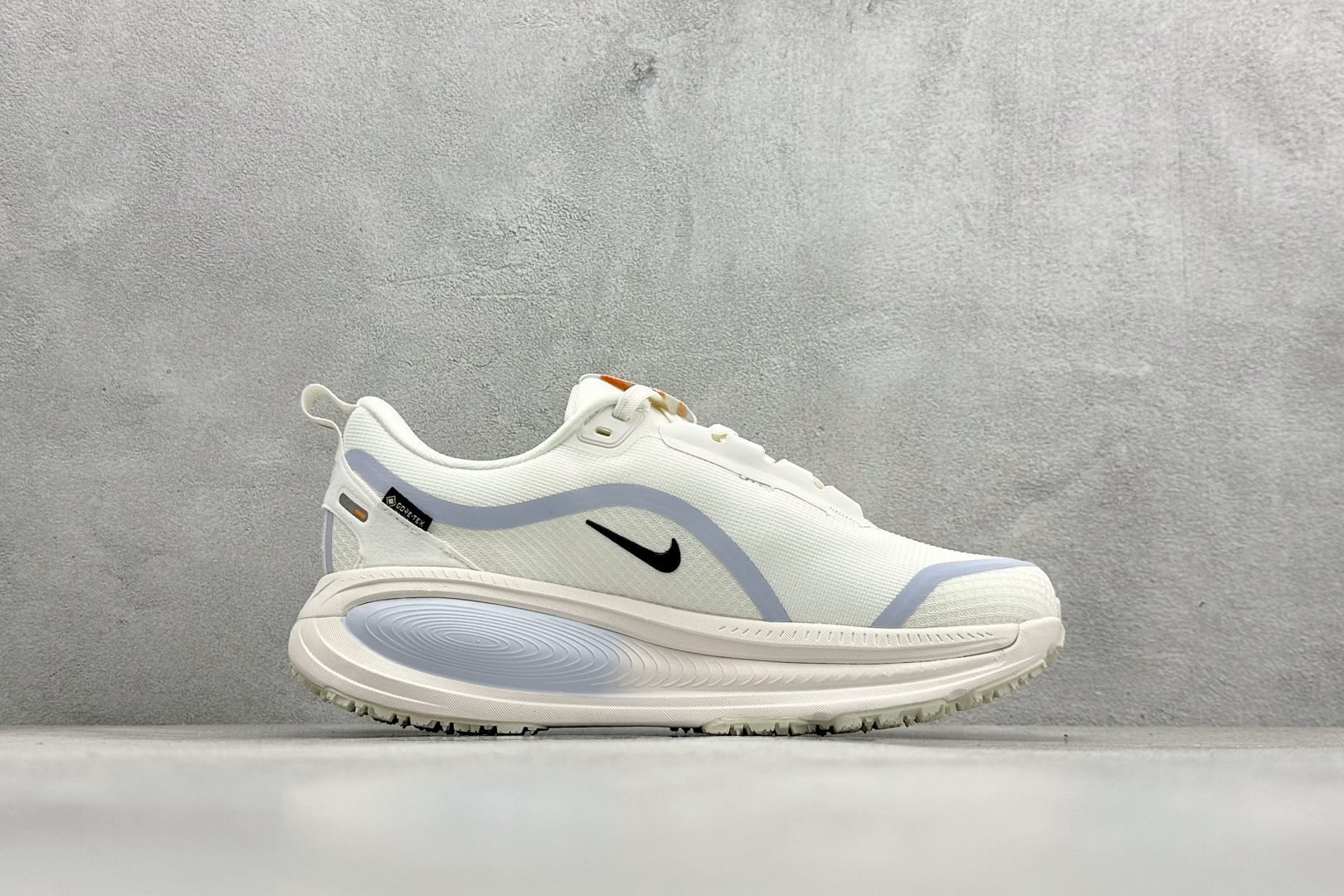 180 FS版Nike Air Zoom Vomero 18 GTX 缓震休闲跑鞋 HQ7001-100