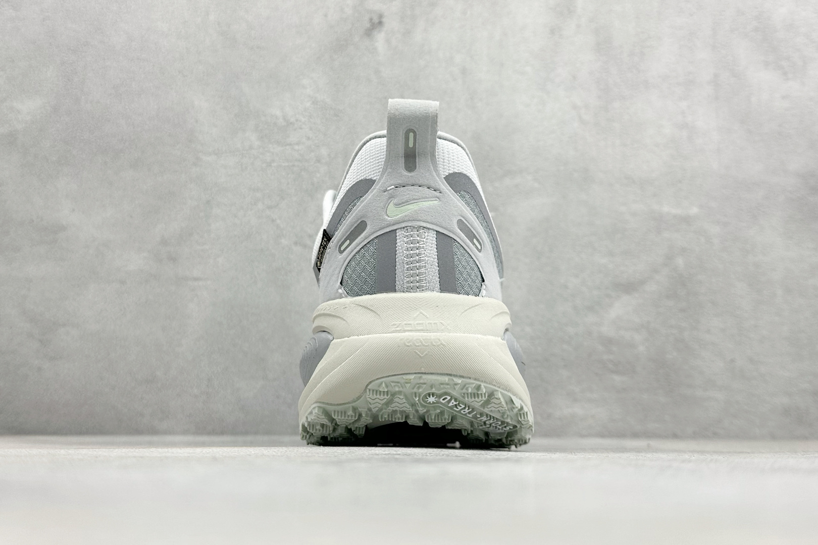 180 FS版Nike Air Zoom Vomero 18 GTX 缓震休闲跑鞋 HQ7001-003