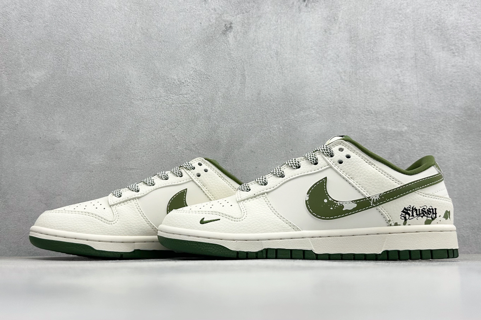 XC版Nike SB Dunk Low 斯图西联名 泼墨绿勾 周年高端定制 低帮休闲板鞋 XS6089-608