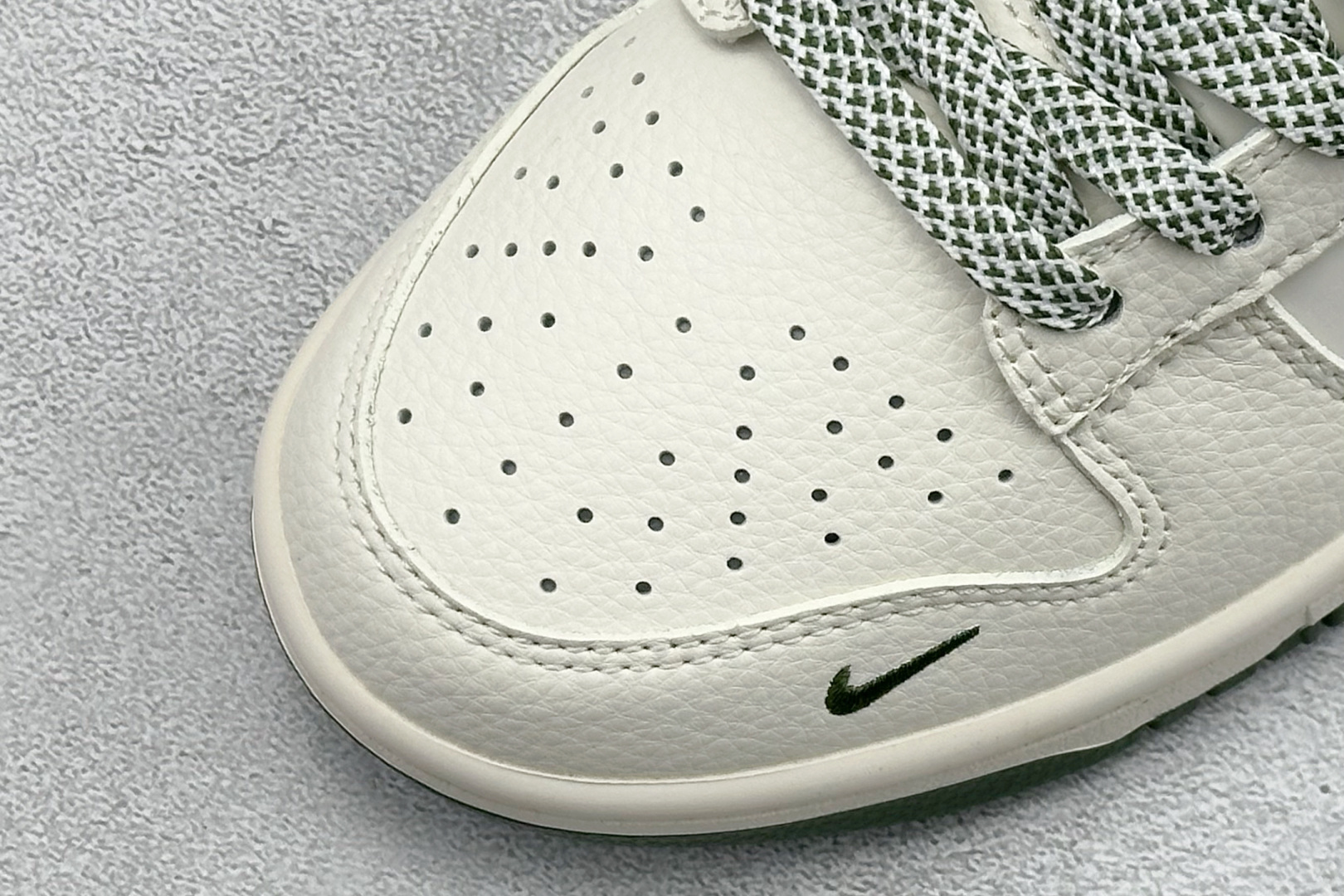 XC版Nike SB Dunk Low 斯图西联名 泼墨绿勾 周年高端定制 低帮休闲板鞋 XS6089-608