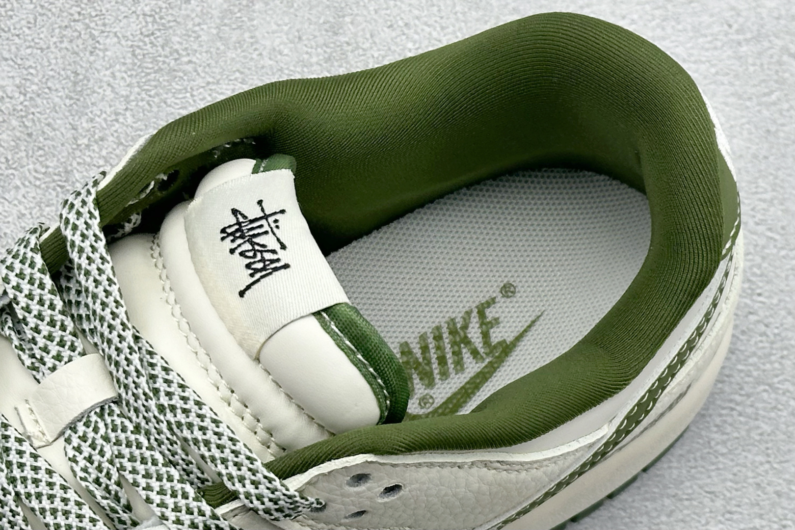 XC版Nike SB Dunk Low 斯图西联名 泼墨绿勾 周年高端定制 低帮休闲板鞋 XS6089-608