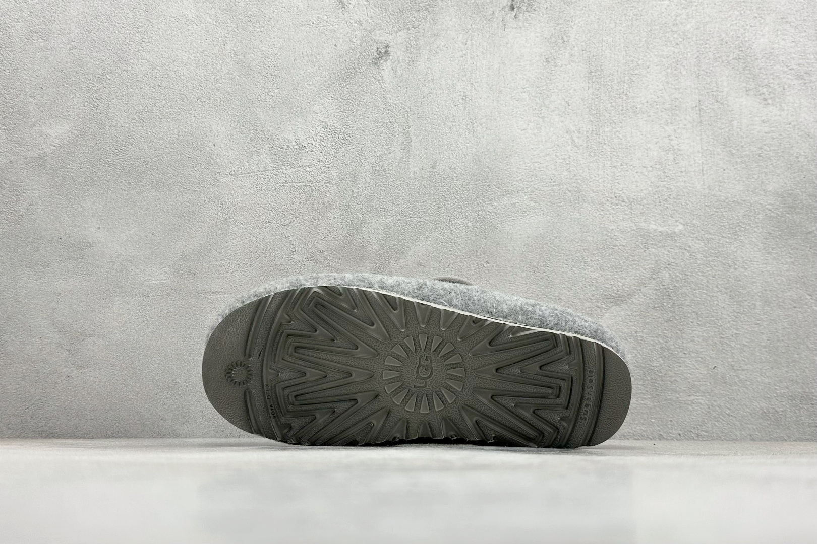 240 UGG 秋冬羊皮毛一体雪地靴 088-1-GRAY