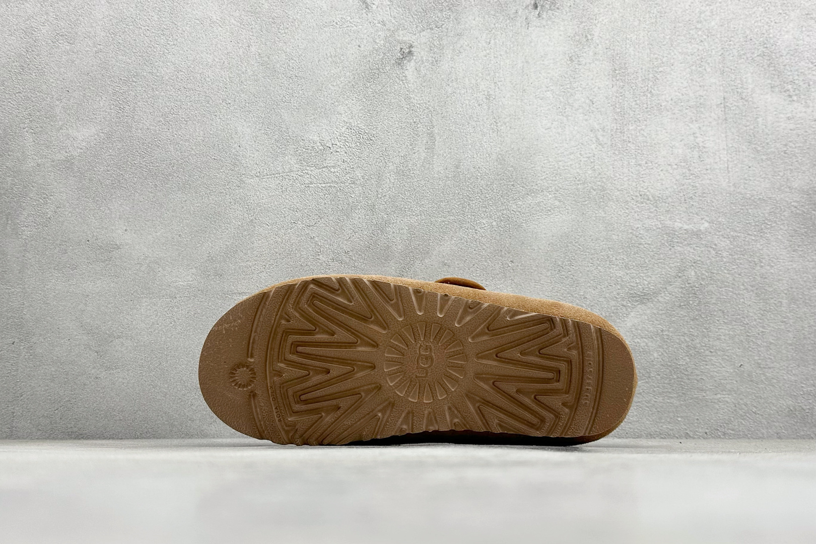 240 UGG 秋冬羊皮毛一体雪地靴 088-1-CHE