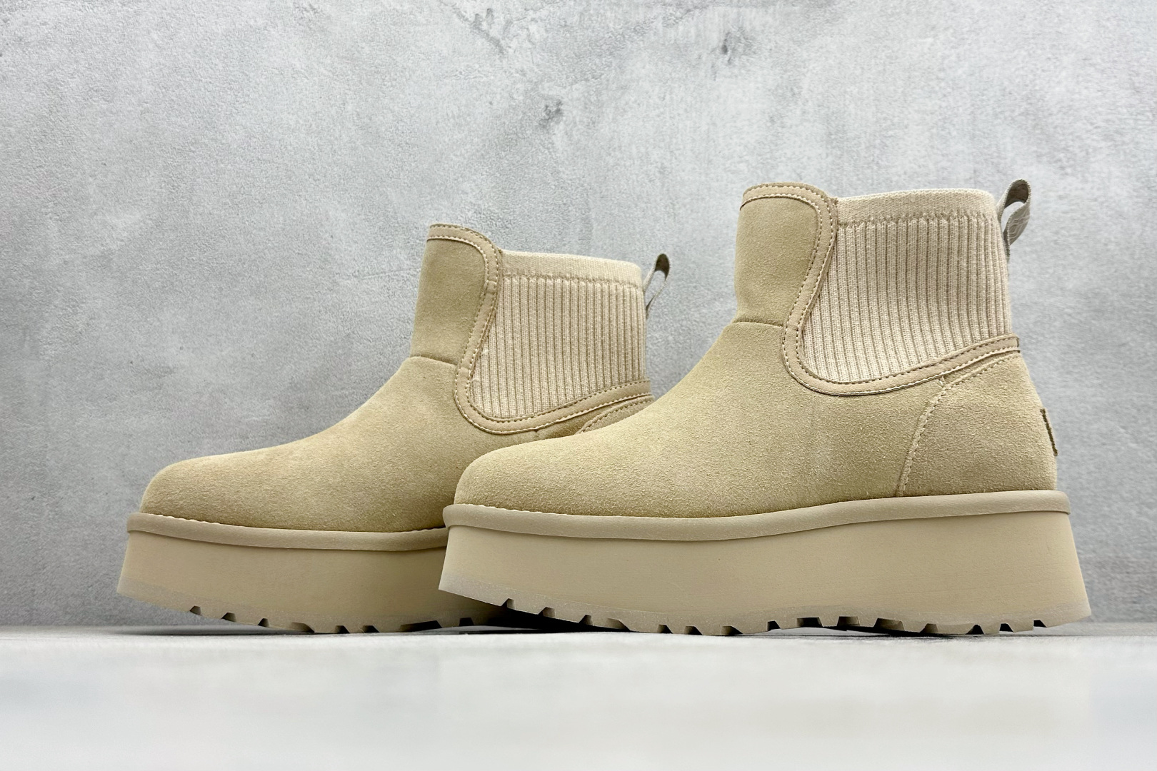 330 UGG 切尔西一体靴 全鞋采用ZP同厂 隆丰A级澳洲进口羊皮毛一体 1173258