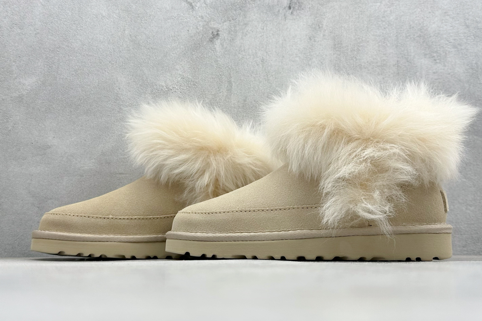 300 UGG W CLASSIC ULTRA MINI CHALET 新款一体雪地靴 1173832