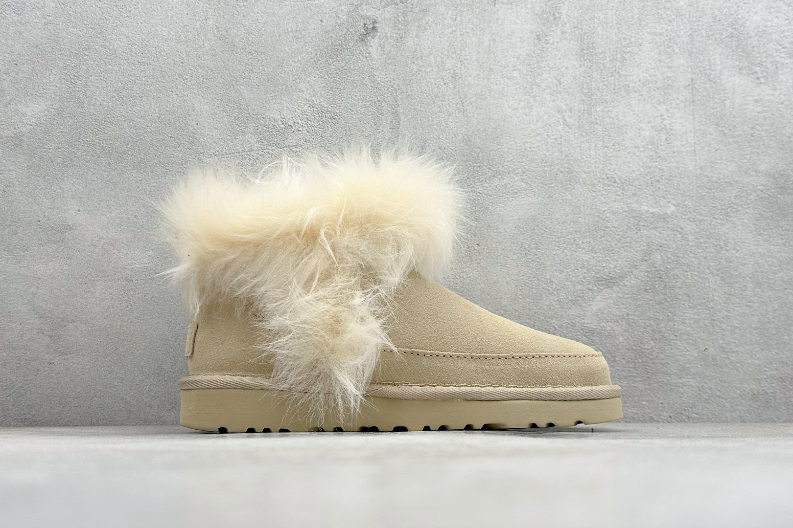 300 UGG W CLASSIC ULTRA MINI CHALET 新款一体雪地靴 1173832