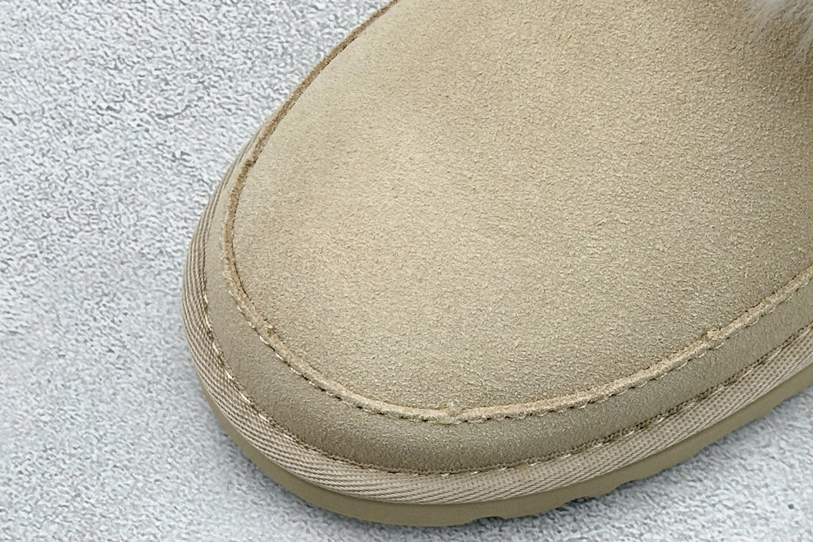 300 UGG W CLASSIC ULTRA MINI CHALET 新款一体雪地靴 1173832