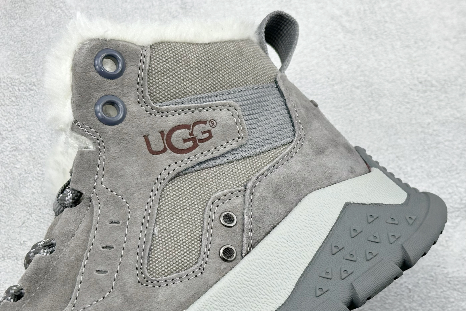 280 UGG Tasman Weather Hybrid 塔斯曼混合系列户外中帮休闲马丁靴雪地靴 U6136
