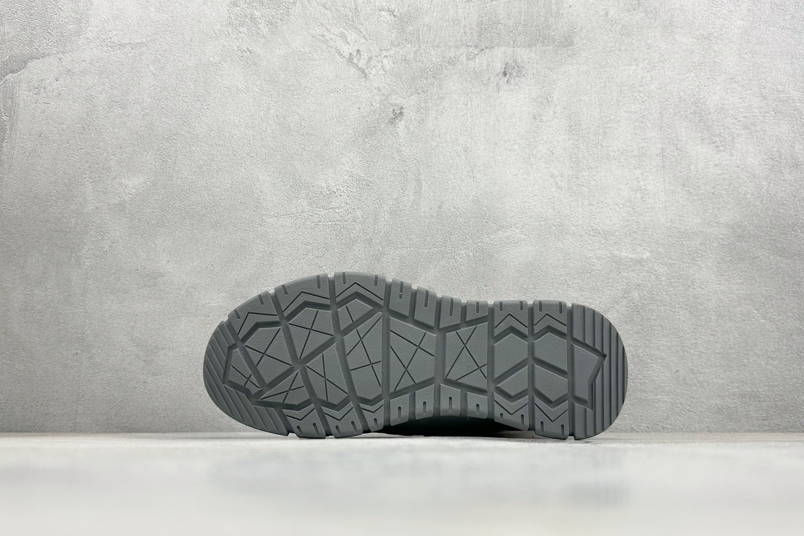 280 UGG Tasman Weather Hybrid 塔斯曼混合系列户外中帮休闲马丁靴雪地靴 U6136