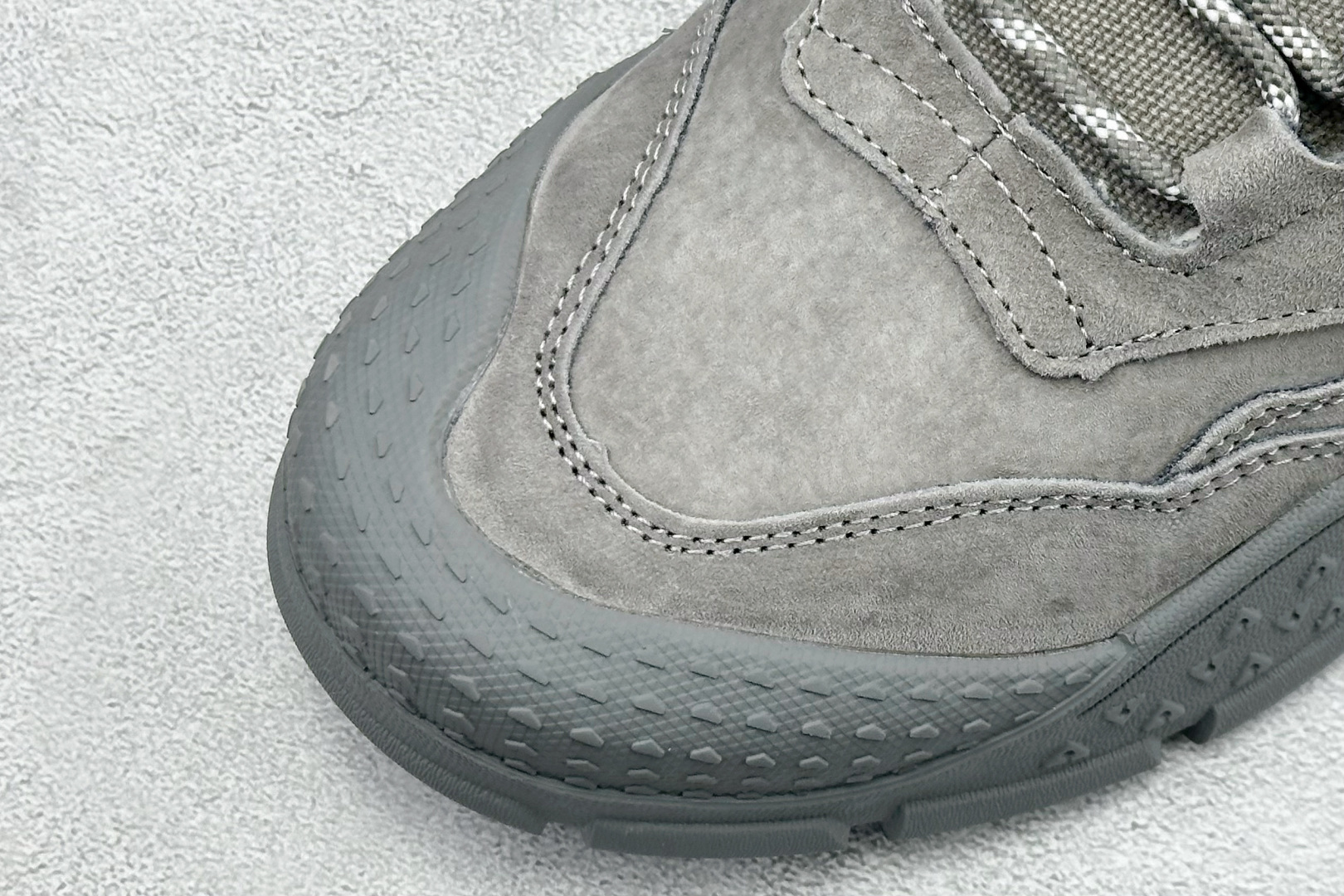 280 UGG Tasman Weather Hybrid 塔斯曼混合系列户外中帮休闲马丁靴雪地靴 U6136