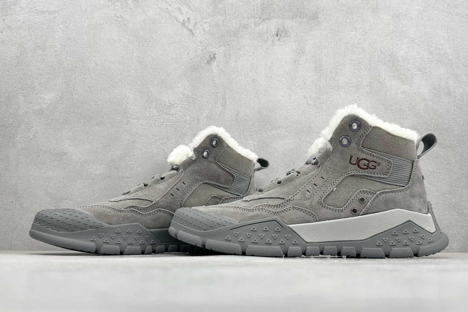 280 UGG Tasman Weather Hybrid 塔斯曼混合系列户外中帮休闲马丁靴雪地靴 U6136
