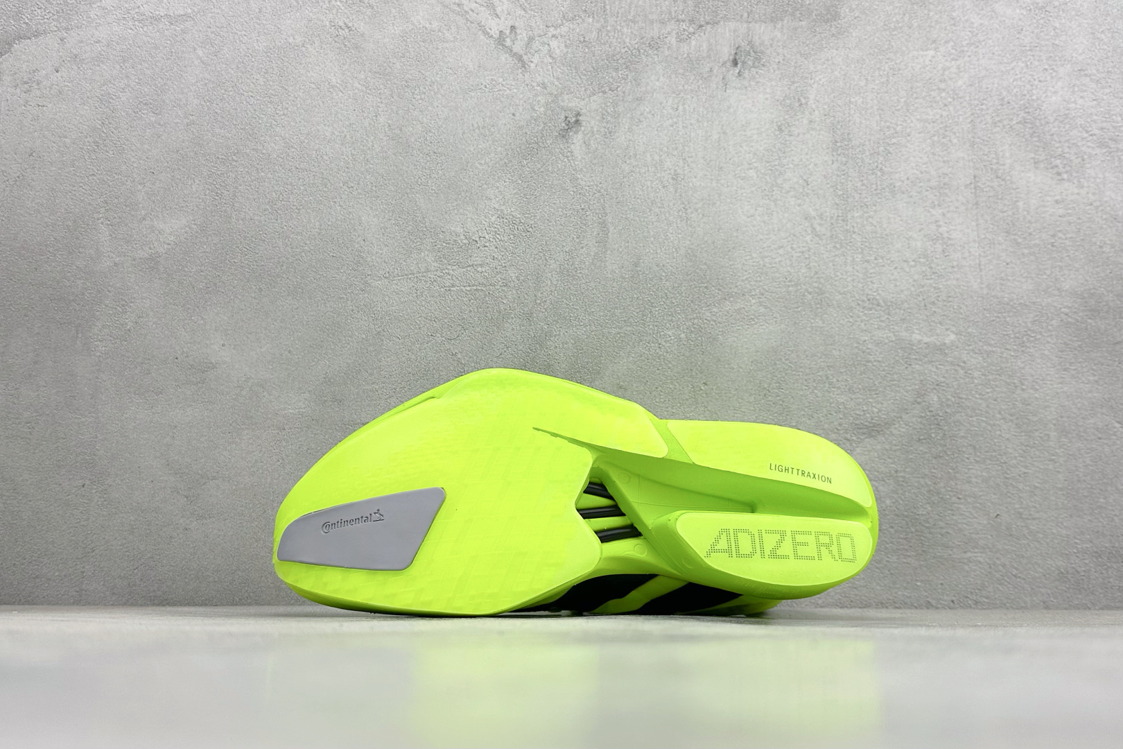 260 AdidAdizero Adios 4 M 阿迪透气轻盈低帮跑步鞋 JR6364