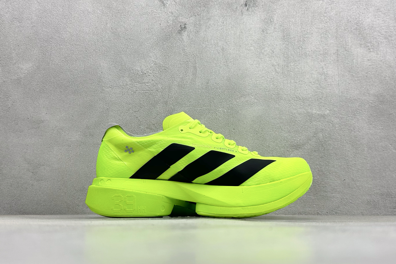 260 AdidAdizero Adios 4 M 阿迪透气轻盈低帮跑步鞋 JR6364