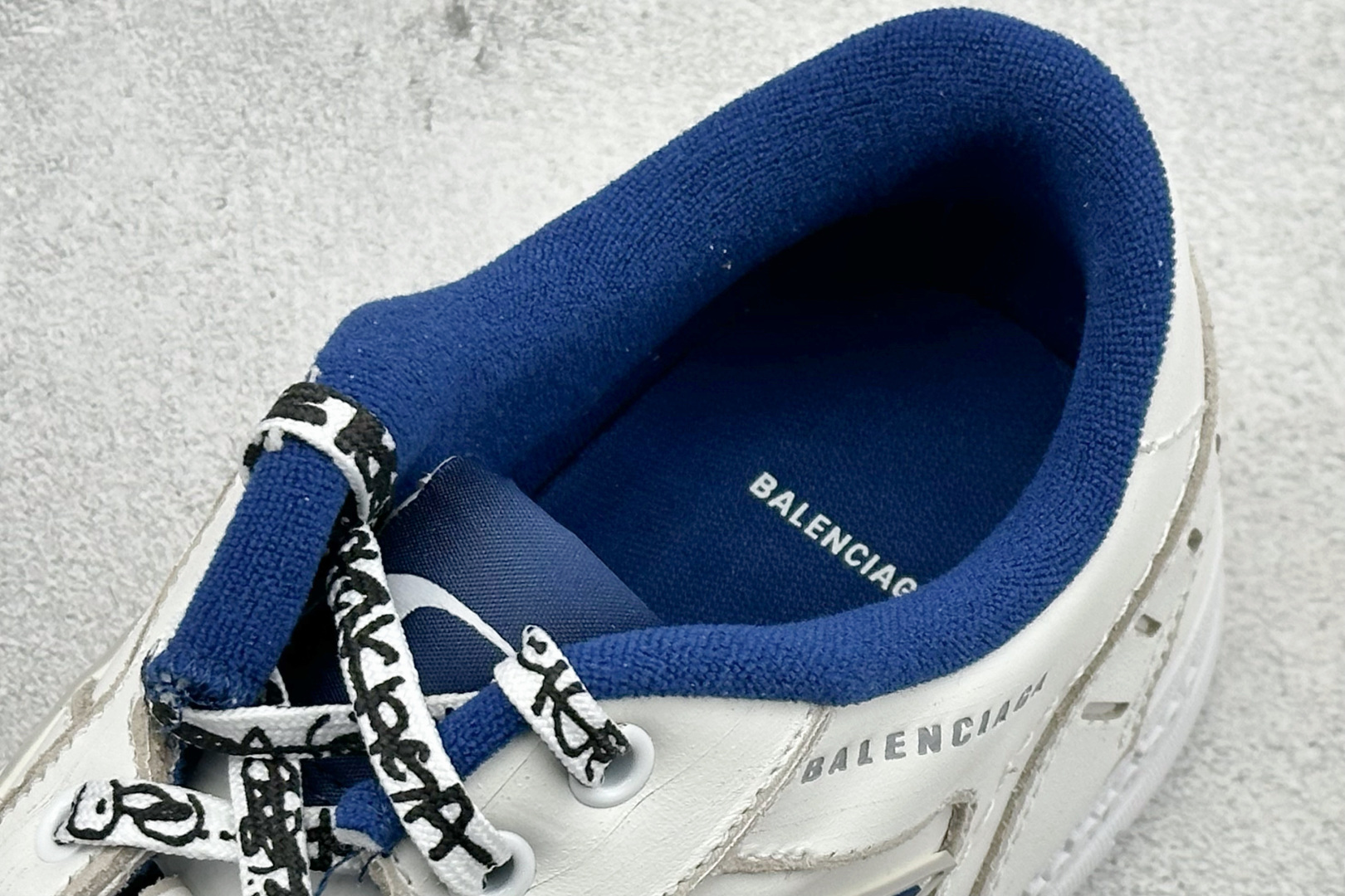 380 PK版Balenciaga 巴黎世家十八代 Hamptons 手工做旧款 牛皮革 复古圆头系带低帮休闲鞋 841765-WCURB-9141