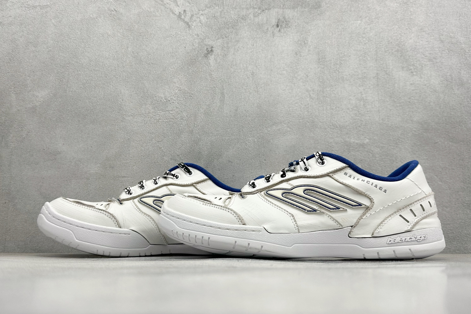 380 PK版Balenciaga 巴黎世家十八代 Hamptons 手工做旧款 牛皮革 复古圆头系带低帮休闲鞋 841765-WCURB-9141