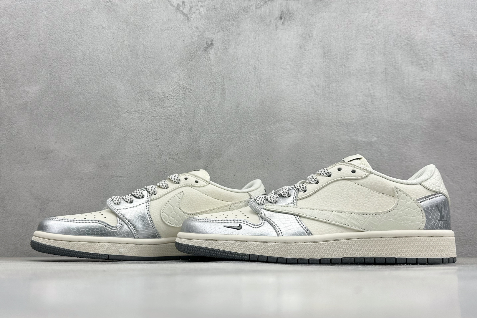 280 XC版Travis Scott x Fragment Design x Air Jordan 1 Low SP AJ1 乔1 LV联名 金属银 低帮文化休闲板鞋 XS7089-614