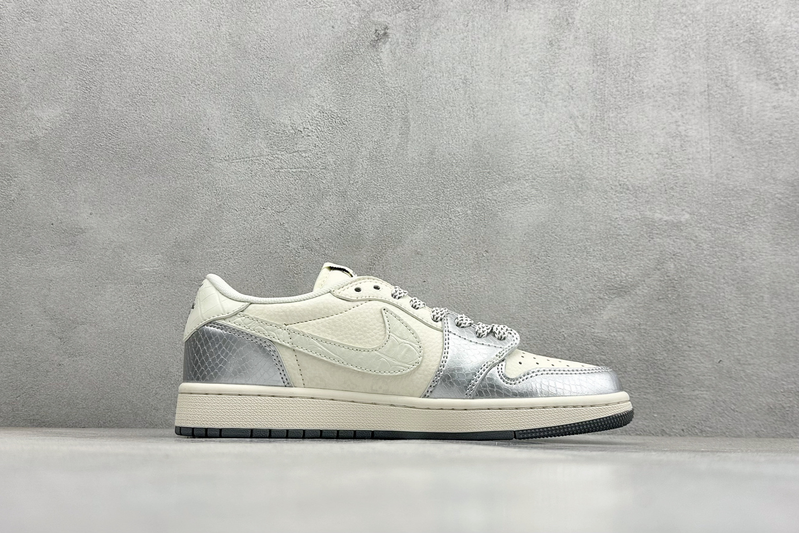 280 XC版Travis Scott x Fragment Design x Air Jordan 1 Low SP AJ1 乔1 LV联名 金属银 低帮文化休闲板鞋 XS7089-614