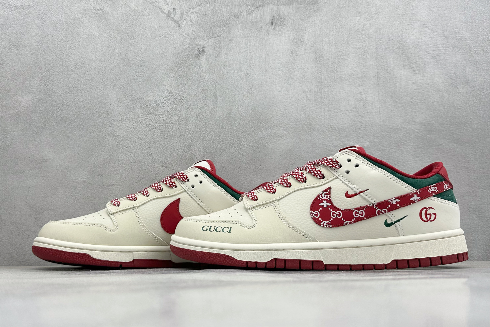 280 XC版Nike SB Dunk Low“古驰联名——米白酒红底” 周年高端定制 低帮休闲板鞋 SR8888-013