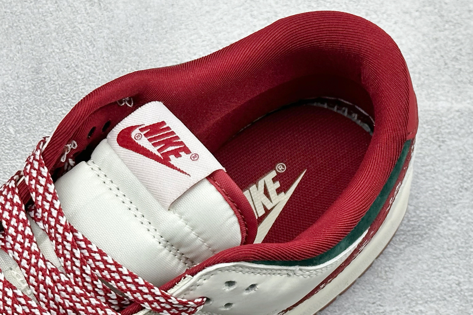 280 XC版Nike SB Dunk Low“古驰联名——米白酒红底” 周年高端定制 低帮休闲板鞋 SR8888-013