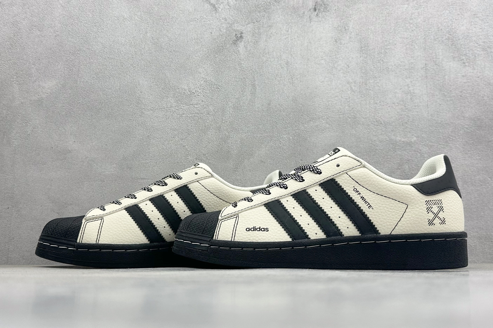240 AdidGazelle INdoor W 定制贝壳头三叶草休闲防滑耐磨低帮板鞋 DS0033