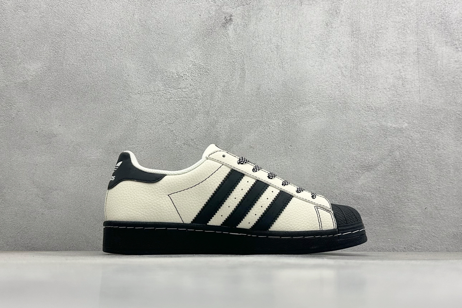 240 AdidGazelle INdoor W 定制贝壳头三叶草休闲防滑耐磨低帮板鞋 DS0033